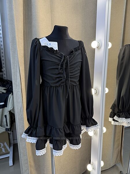 Красивое и стильное платье с кружевом