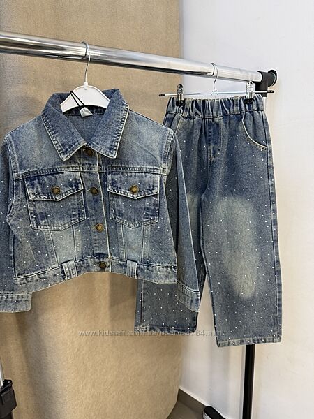 Чрезвычайно красивый комплект, джинсы палаццо и джинсовая куртка в стразы