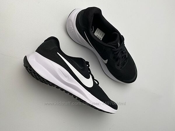 Кросівки чоловічі Nike Revolution 7 