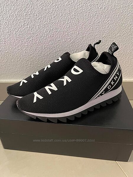 Женские кроссовки DKNY