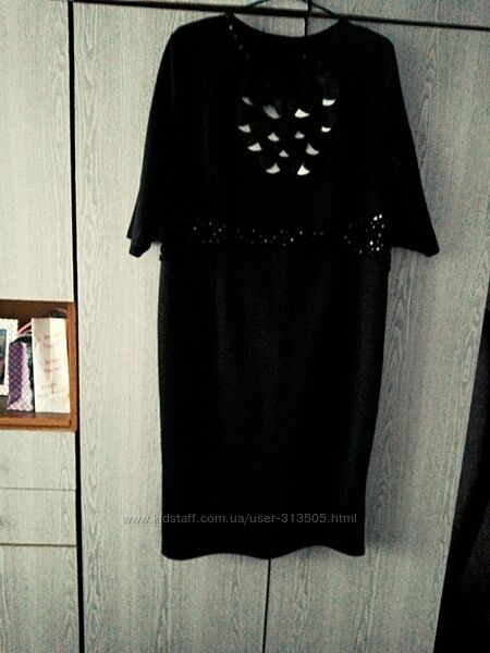 Гарне плаття чорного кольору на 54 розмір