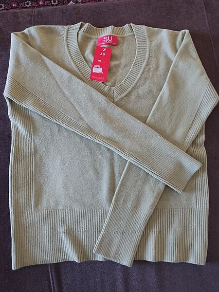 Кашеміровий пуловер