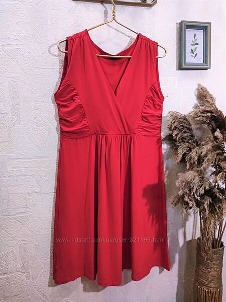 Изящное красное платье, v-образный вырез, L/XL