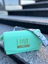 Moschino - женская обувь и одежда