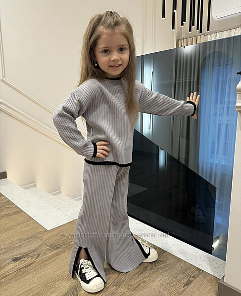 Костюм в рубчик