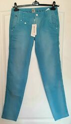 Стильные летние голубые джинсы Tommy Hilfiger. Размер-26/32 26/34, 27/32.