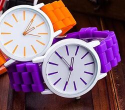 Часы фиолетовые с силиконовым ремешком и яркими стрелками geneva