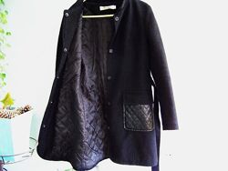 Пальто черное утепленное синтепоном с кожаными карманами и съемным мехом ms