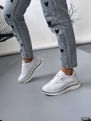 Белые кожаные кроссовки 