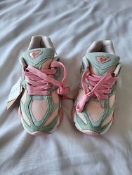 Кросівки замшеві New balance 9060 pink