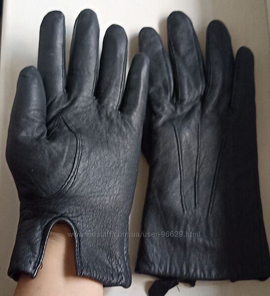 Женские перчатки в очень хорошем состоянии. Натуральная кожа очень мягкая