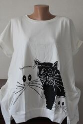 Яркая женская футболка котики, большие размеры.