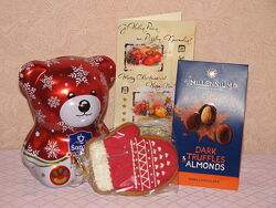 Подарунок Новорічний цукерки Millenium пряник Ведмедик-чай та листівка
