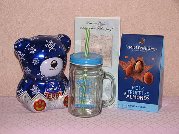 Подарунковий набір Новорічний цукерки Milleniumчашка-банкаВедмедик чай
