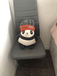 Тепла та зручна шапка