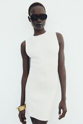 Коротка однотонна трикотажна сукня Zara