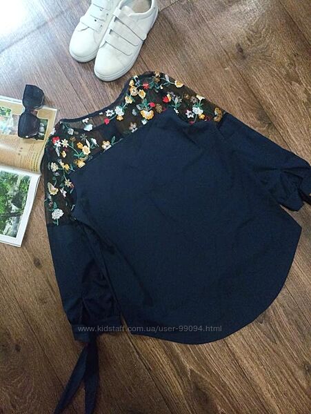 Квіткова блузка