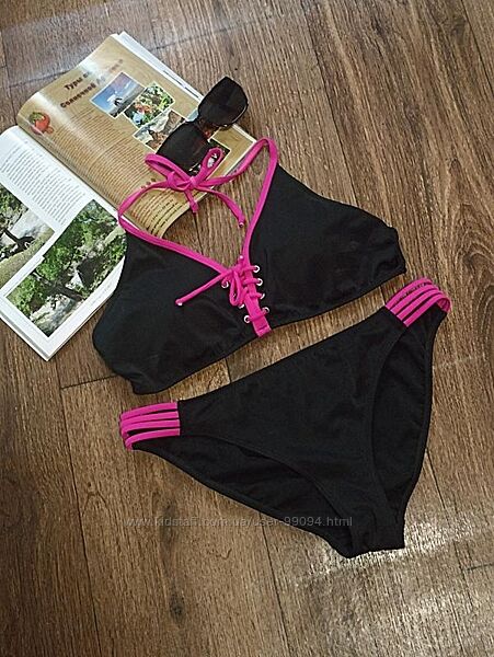 Купальник жіночий чорний із шнуровкою