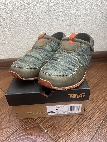 Взуття Teva