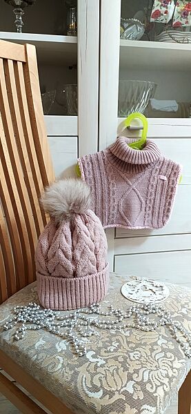В´язаний комплект зимовий, шапка і манішка на дівчинку 8-10 років