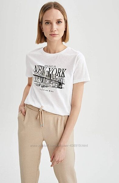 белая женская футболка Defacto/Дефакто One day in New York. Турция