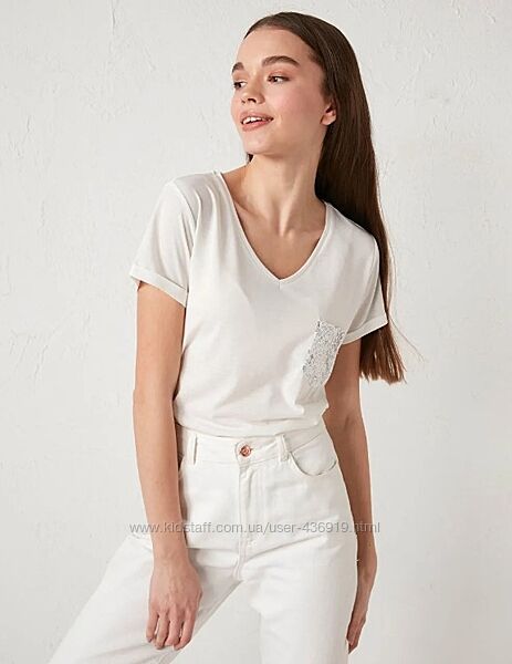 Біла жіноча футболка lc waikiki/лс вайкікі з паєтками на кишені. Туреччина