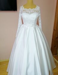   Атласное свадебное платье 60 и 62 размера