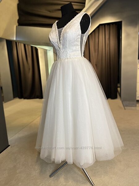 Блестящее свадебное платье длины миди 46, 48 размер