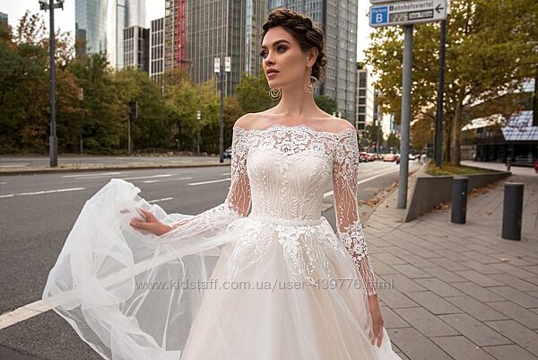 Свадебное платье с рукавами светлый капучино 