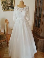 Белое свадебное платье с рукавами больших размеров