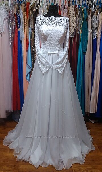 Белое шифоновое свадебное платье с рукавами 