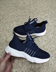 Стильні кросівки весна текстильні легкі кеди