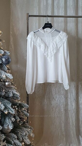 Блуза Rinascimento, размер М, вискоза, кружево. Итальянская одежда