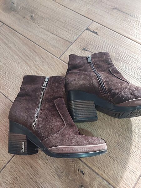 Женские ботинки из натуральной замши