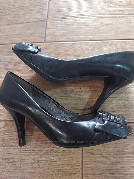 Туфлі 36 р. З натуральної шкіри.