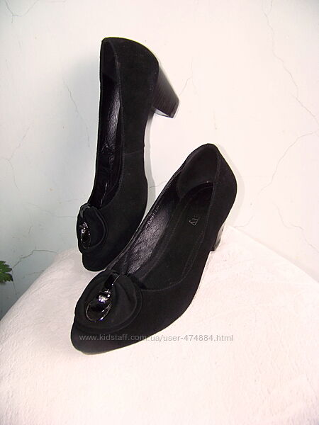 Черные классические замшевые туфли на устойчивом каблуке marinety 38р 