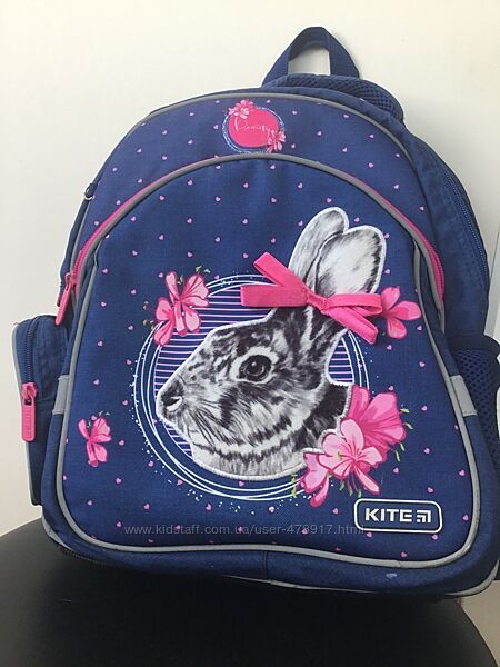 Рюкзак школьный KITE Education Fluffy bunny K19-521S с зайчиком 