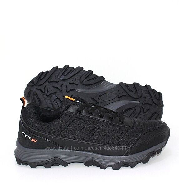 Чорні трекінгові непромокаючі кросівки з мембраною Waterproof