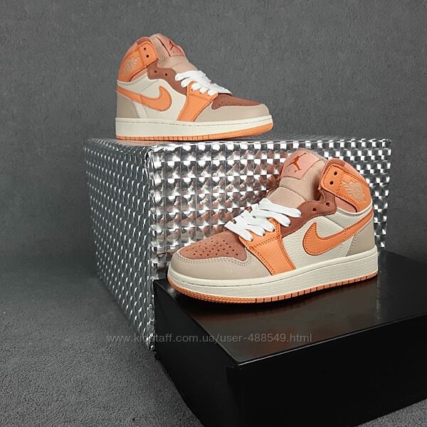 Кроссовки женские Nike Air Jordan 1, бежевые с пудрой