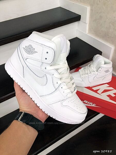 Кроссовки женские Nike Air Jordan, белые