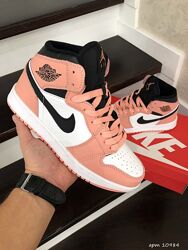 Кроссовки женские Nike Air Jordan, белые с пудрой