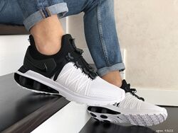 Кросівки чоловічі Nike Shox Gravity , білі з чорним