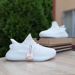 Кросівки жіночі Adidas Yeezy Boost 350, білі, сітка