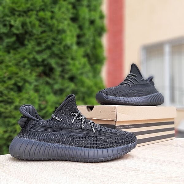 Кросівки чоловічі Adidas Yeezy Boost 350, чорні, рефлективні