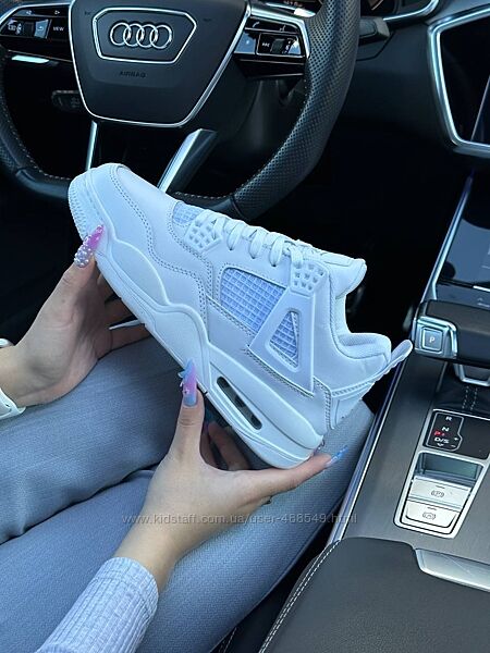 Зимові жіночі кросівки з хутром Nike Air Jordan 4 Retro white