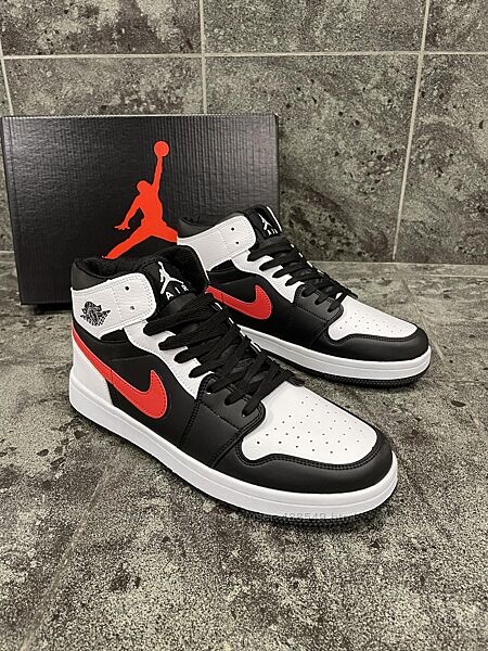 Кросівки чоловічі високі Nike Air Jordan 1 , чорні з червоним