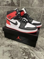 Кросівки чоловічі високі Nike Air Jordan 1 , чорні з білим, червоним