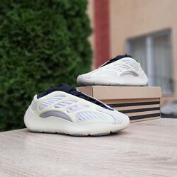 Кросівки жіночі Adidas Yeezy 700 V3 Azael