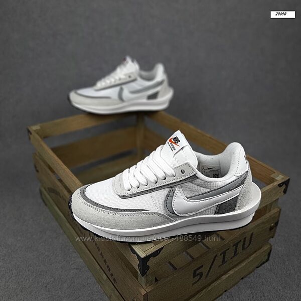 Кросівки жіночі Nike Sacai, білі з сірим