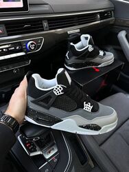 Кросівки чоловічі Nike Air Jordan 4 Retro, сірі з чорним